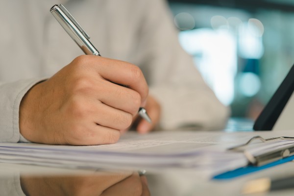 signature contrat d'assurance